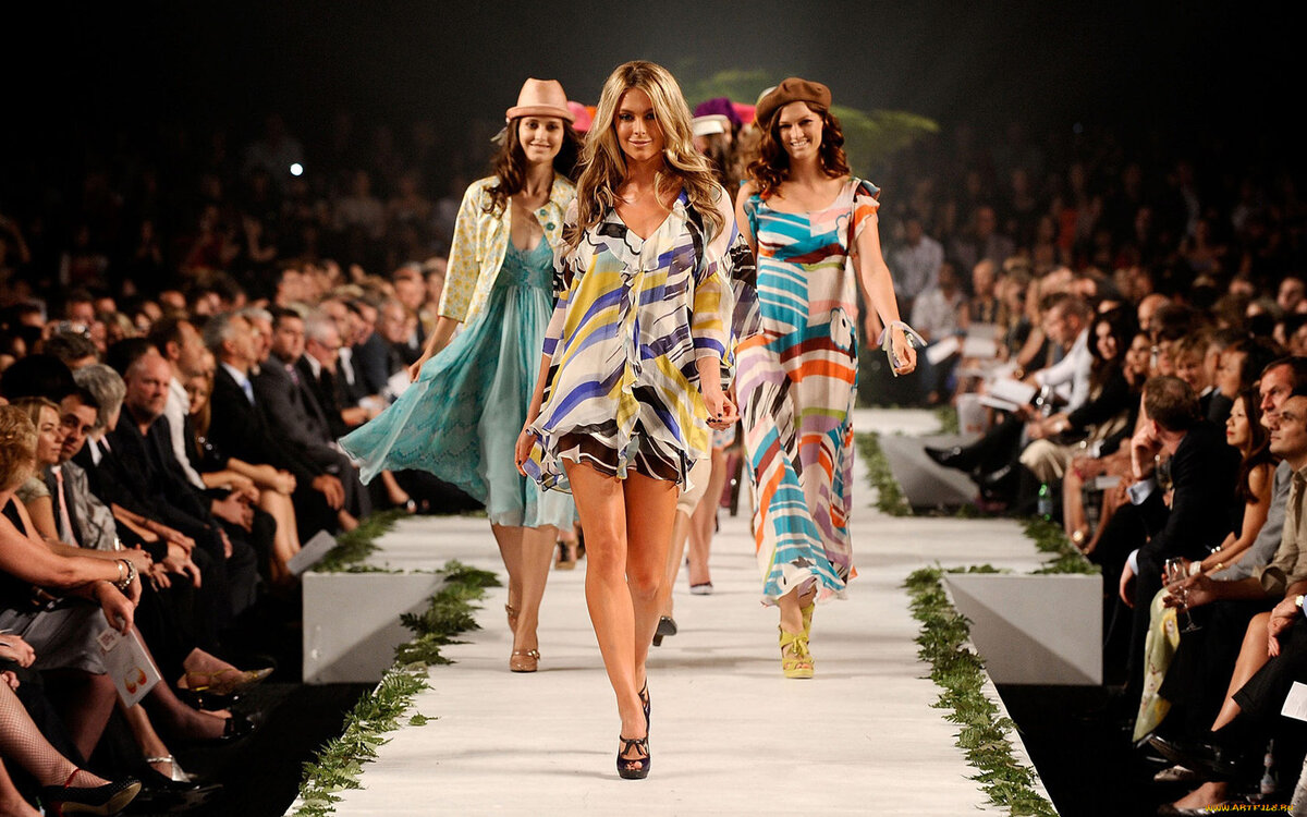 Fashion Show Host Characteristics: Key Qualities for an Unforgettable Event